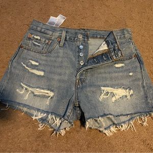 Lev’s 501 distressed 4 button Jean shorts